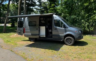 2023 Winnebago Revel 44E 4X4