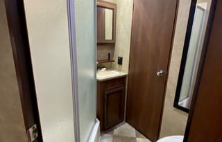 Comfy Zinger 32ft Crossroad, Clean and Fun!