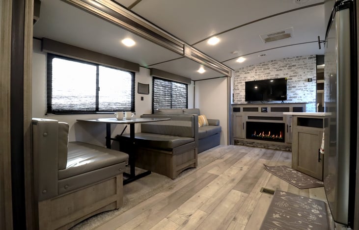 Experience "Joy" with our 2021 Keystone Springdale 282BH
We are excited to work with you! Reach us at http://StoneMountainRVs(dot)com