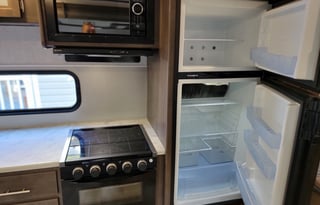 CAMPER YOU PICK UP OR WE DELIVER TO YOUR LOCATION