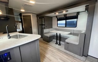 Kid & Pet Friendly Bunkhouse Towable Camper