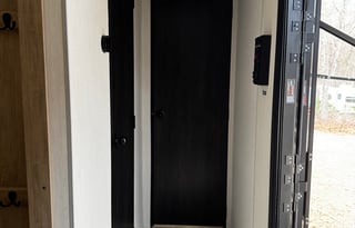 Pet Friendly- Sleeps 9- Outdoor Kitchen