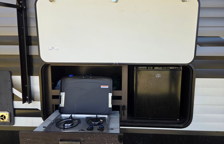 Outdoor Grill and Mini Refrigerator