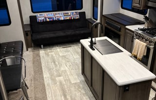 Stocked 5th Wheel | King Bed & Generator Included