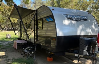 Sleeps 10! 2022 Forest River.