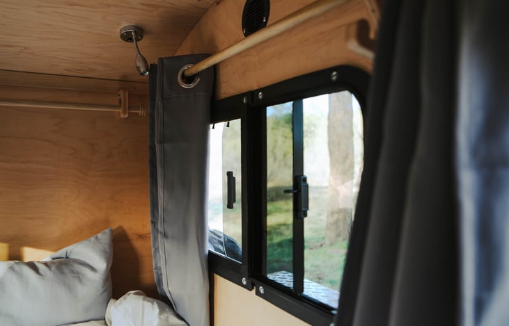 Reading lights, window curtains and screens for your comfort