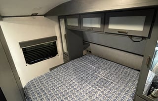 Happy Camper NWF- 2022 Keystone RV Bullet 287QBS