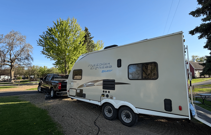 Lightweight and easy to tow with many half-ton trucks, making camping adventures simple and stress-free.