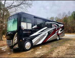 Thor Motor Coach Miramar 37.1