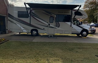 2020 Thor Four Winds 28Z with amenities of home.