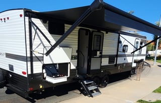 2022 Keystone Hideout Sleeps 10