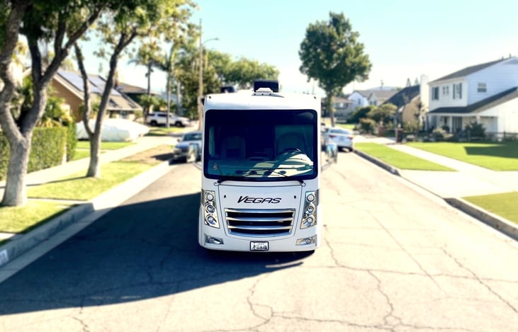 Meet Taffy Vegas – your perfect RV rental in Southern California. Compact, stylish, and ready to roll wherever the road takes you.