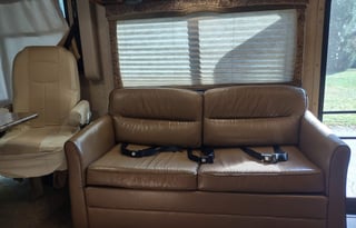 "Vrbo on the Go" with Outdoor Kitchen & TV