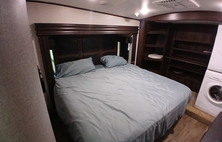 Master King bed (home King not a camper king)