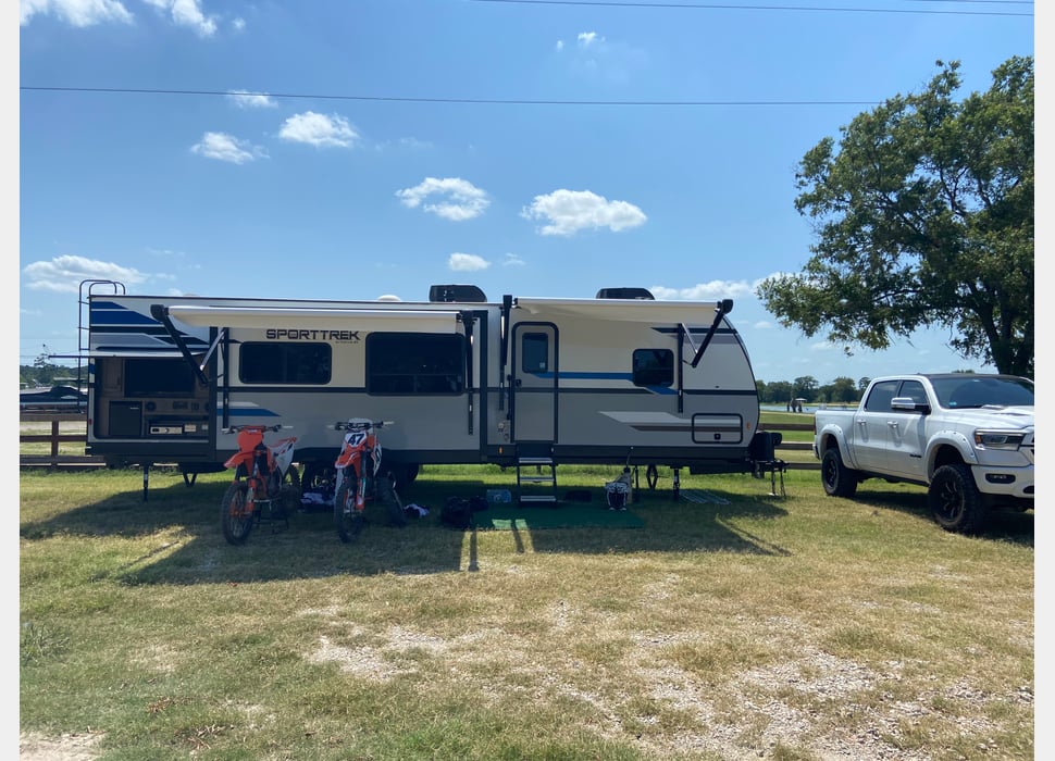 Travel Trailer rentals in Spring