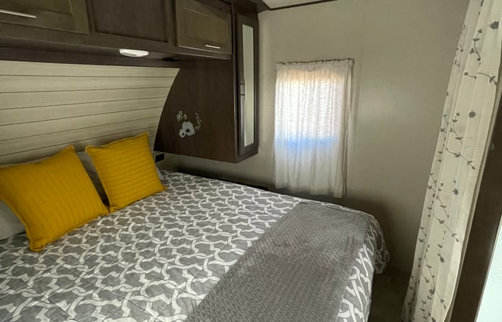 Lots of cabinets for extra storage