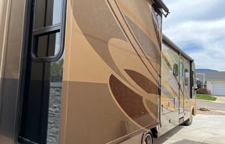 Holiday Rambler Admiral 32V