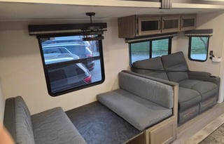 Bluegrass Basecamp- 2 bed 2 bath bunkhouse