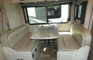 2023 Thor w/large slide out - Make Treasured Times