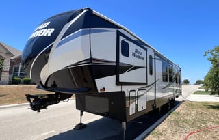 Luxury Road Warrior w/side porch!