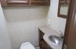 33-Georgetown GT3 LUXURY CLASS A 6 SLEEPER CLASS A