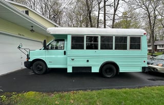 Beautiful Blue 2006 19 ft Skoolie