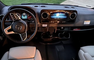 Beautiful, easy to drive escape-mobile.