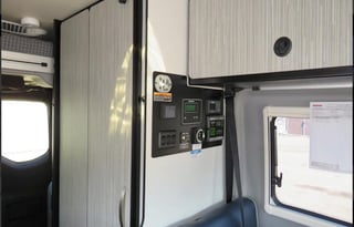 2022 Winnebago Revel 44E