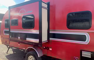 Modern 2018 Winnebago Minnie Drop 190RD