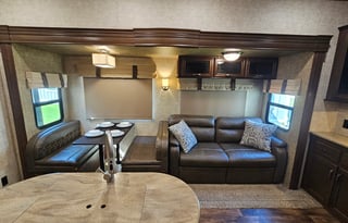 2 Bedroom, 2 Bath Luxury RV