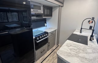 Dutchman Kodiak Ultimate RV