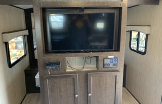 2018 Cruiser Shadow Cruiser 282BHS