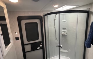 Glamping Haven: 2 Bdrms, Cozy Fire & Paws Welcome!