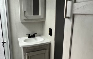 **Campy the SUPER COOL pet friendly 5th Wheel**