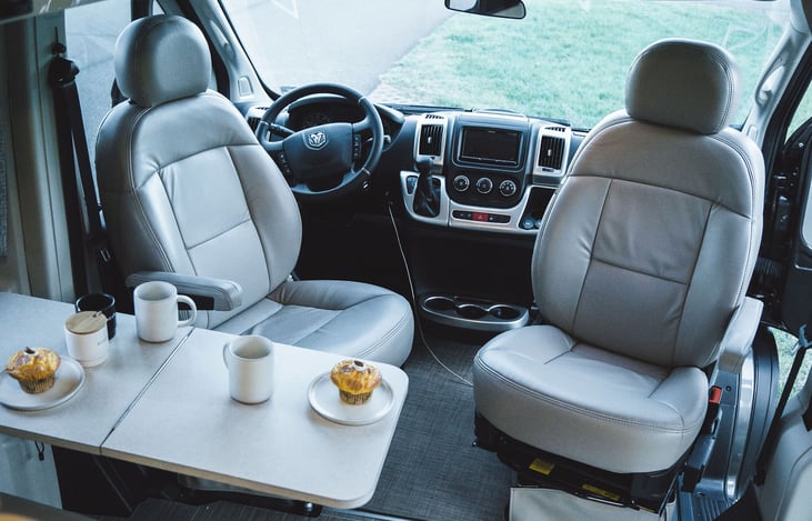 With the life of a lever, both front seats swivel around so no one misses a moment.