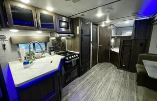 Aventure Awaits!! Cherokee Alfa Wolf Rental