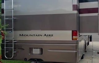 2002 Newmar Mountain aire 3778 Family Adventure