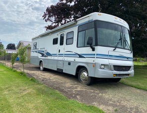 Winnebago Brave 32