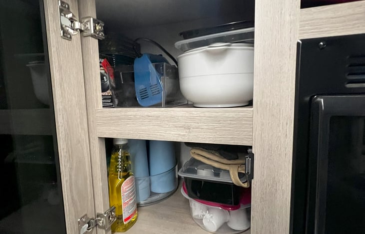 Cooking and cleaning supplies.