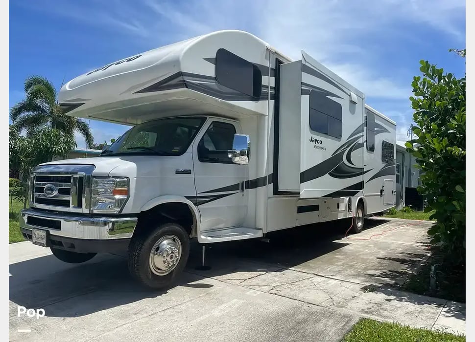 Class C Motor Home rentals in Loxahatchee