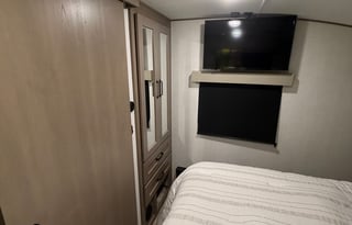 Spacious super clean camper