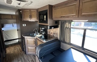 2019 Thor Motor Coach 28A Majestic