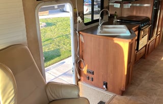2010 Damon Daybreak 35BD