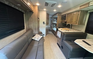 2021ENTEGRA ODYSSEY 31F*SLEEPS 10*UNLIMITED MILES*