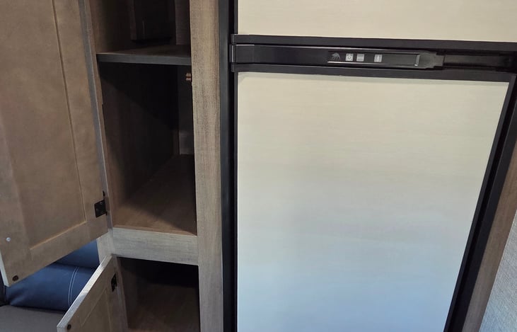 Propane Gas (for dry camping/boondocking).
Shore Power (Electricity) (when hooked up at a campsite).