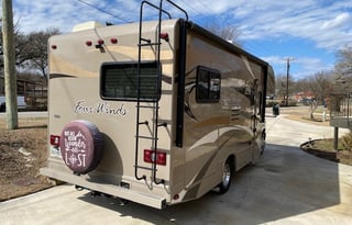 Chuck and Tammy’s 2013 Four Winds 22E