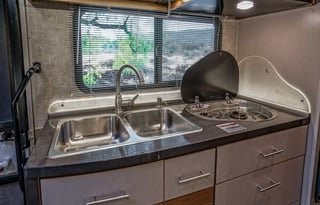 2018 Winnebago Navion 24V - DB