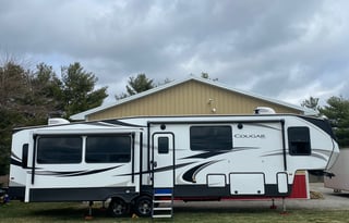 2020 Keystone RV Cougar 368MBI 5th Wheel Sleeps 10