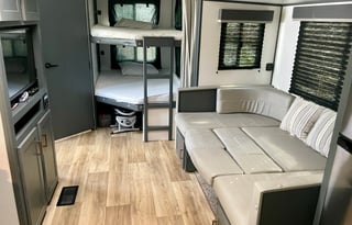 2022 Keystone BULLET 250BHS DELIVERY ONLY