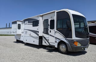 2004 Fleetwood RV Pace Arrow 37C